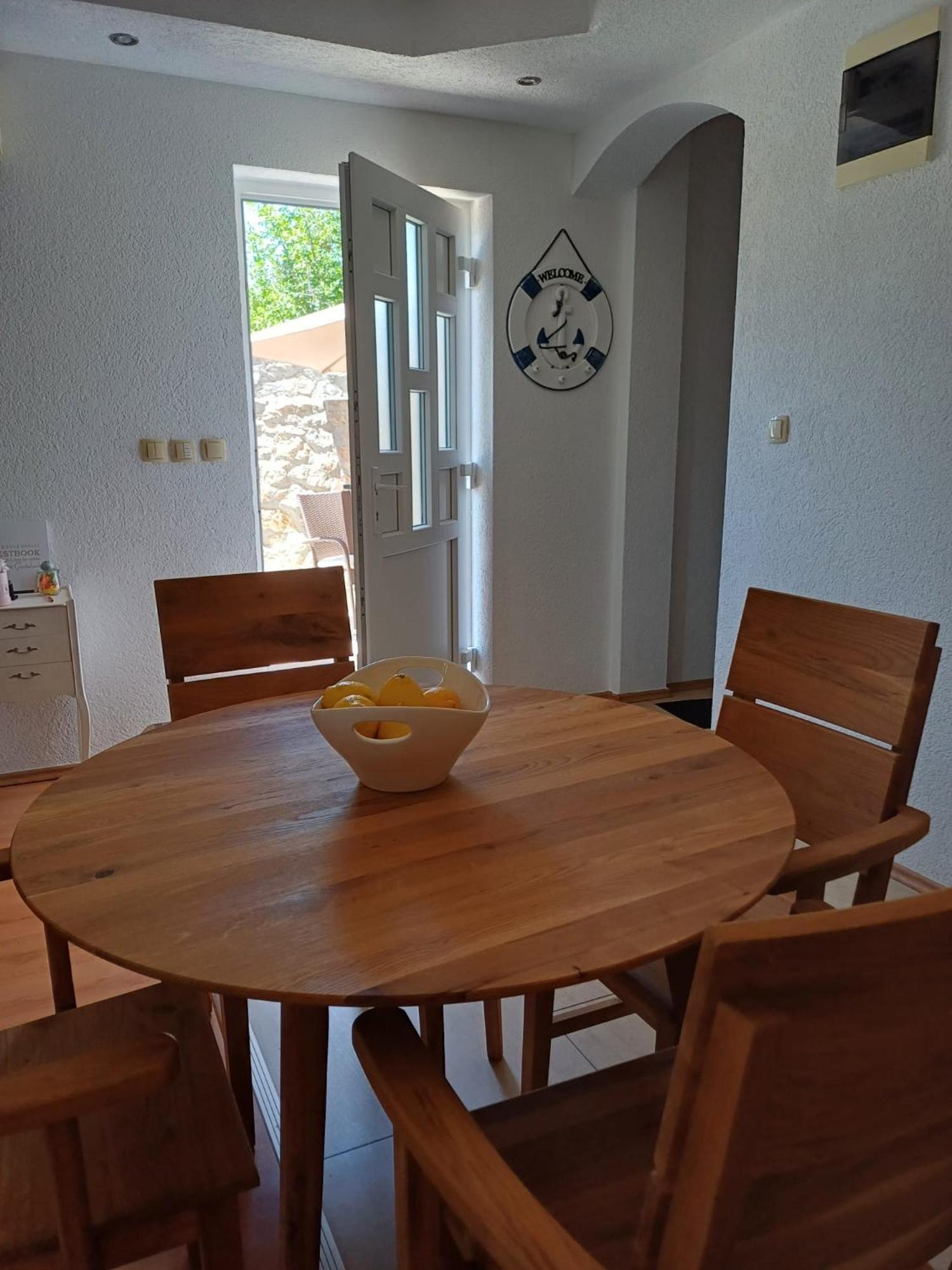 Ambiente Apartment ยาเซนิเซ ภายนอก รูปภาพ
