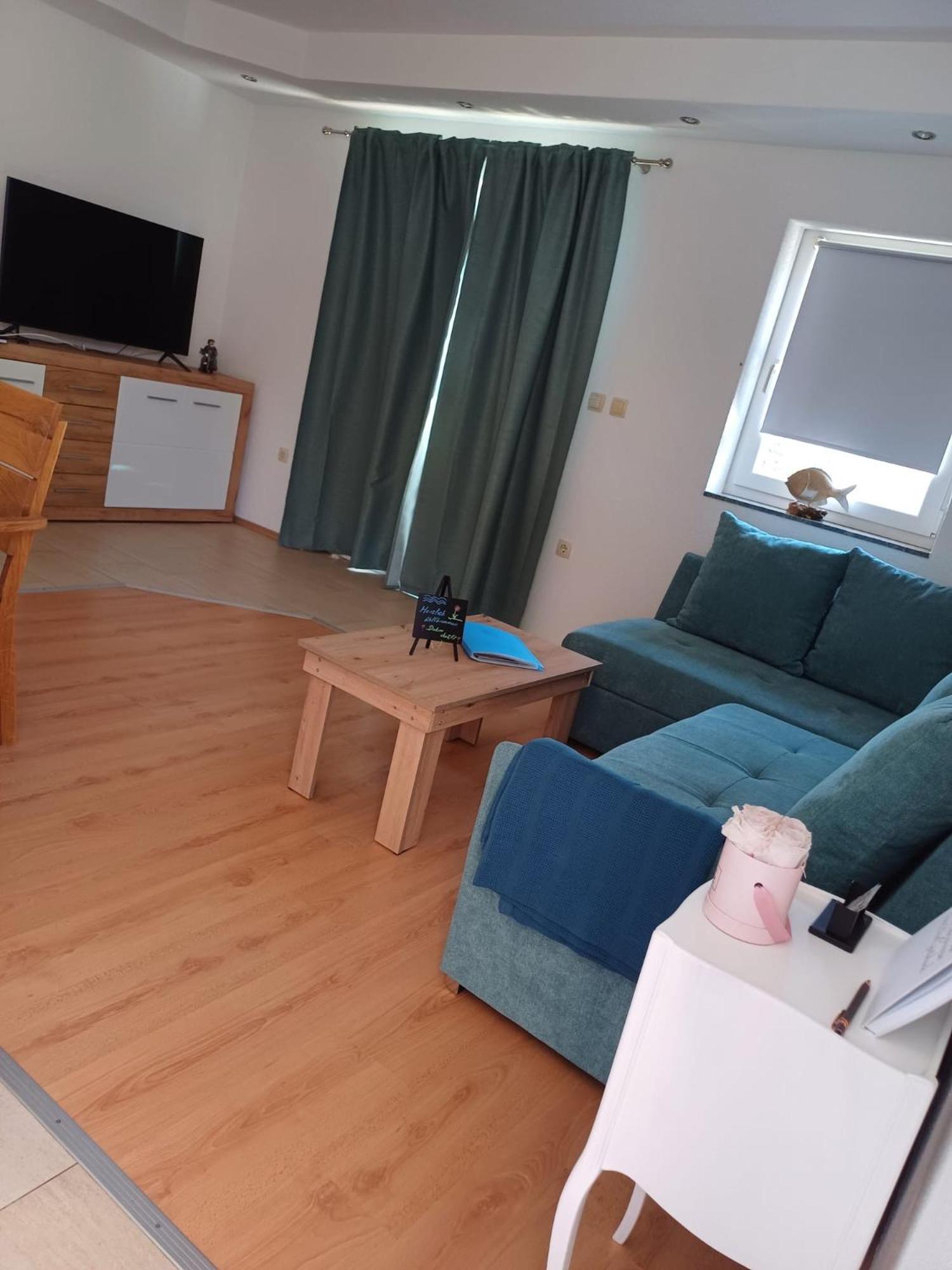 Ambiente Apartment ยาเซนิเซ ภายนอก รูปภาพ